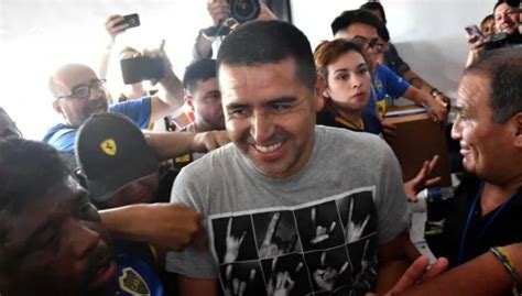 Riquelme está feliz la idea viral de los hinchas y el saludo de Boca