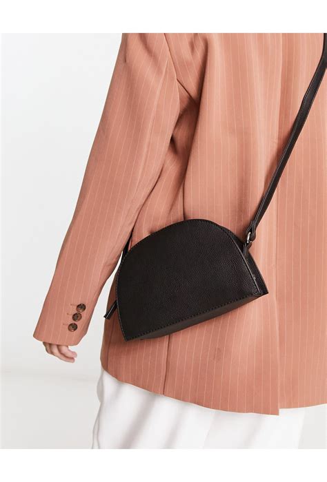 Sac Bandouli Re Demi Lune En Cuir Asos En Coloris Noir Lyst