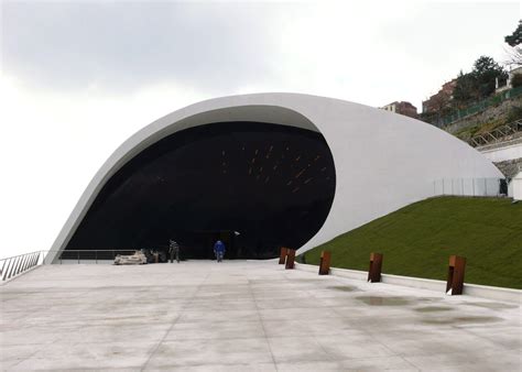 Auditorium Oscar Niemeyer Urbidermis