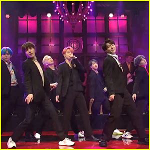 BTS Performs ‘Boy with Luv’ & ‘Mic Drop’ on SNL (Videos) | BTS, Music ...