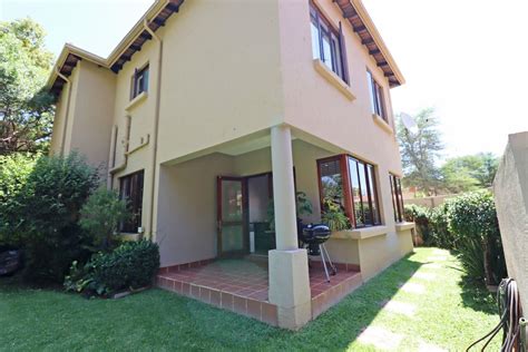 3 Bedroom Townhouse For Sale In Rivonia 22 River Road P24 114036774