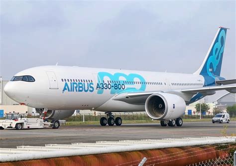 Le premier Airbus A330 800 fait son roll out à Toulouse Blagnac ACTU