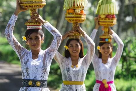 Foto Sejarah Dan Asal Usul Kebaya Warisan Banyak Budaya Di Asia