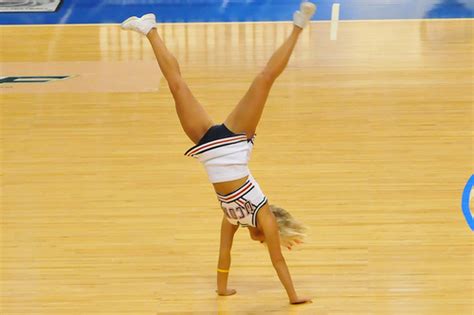 College Basketball Bombshells 25 Hot Cheerleader Pics Sweeping The Web Bleacher Report