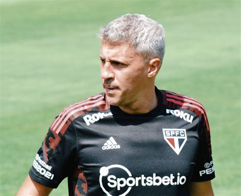 São Paulo tem desempenho ofensivo compatível aos de times que flertam