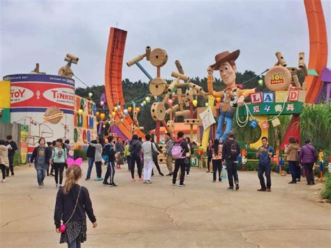 Hit The Rides At Hong Kong Disneyland