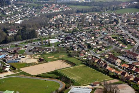 Une ville à la campagne Condat sur Vienne 87