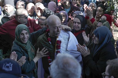 Palestinian Prisoner Released After 40 Years In Israeli Prison Iha News