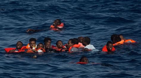 Al Menos 20 Muertos Al Caer Al Agua 200 Inmigrantes En El Mediterráneo