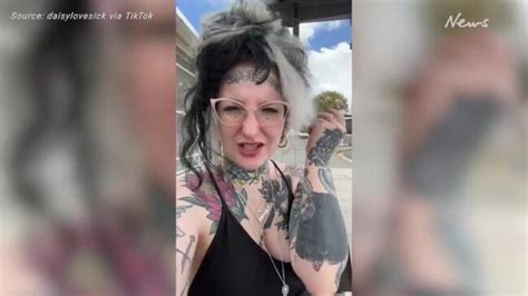 British Mum With Tattoos Melissa Sloan Cant Get A Job News