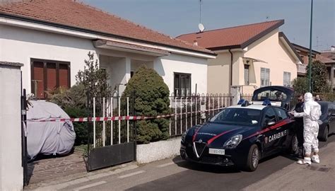 Strage Di Paderno Dugnano 17enne Incontra I Nonni E Poi Viene