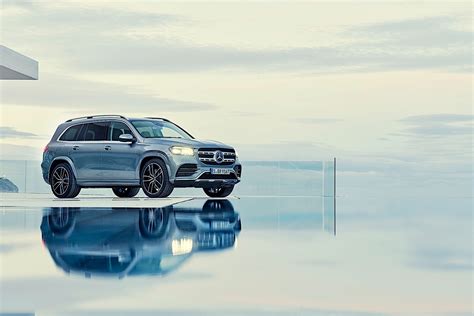 Photo Comparison: 2020 Mercedes-Benz GLS vs. 2016 Mercedes-Benz GLS ...