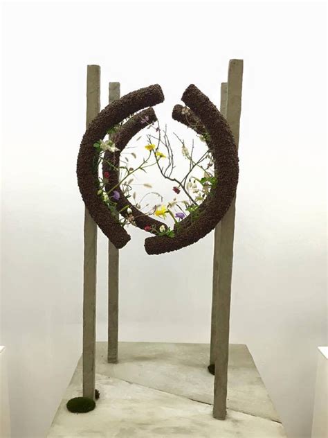 1000+ images about Floral Art on Pinterest | Floral arrangements, Art ...
