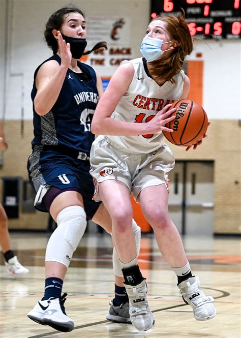 Photos: University Bulldogs defeat the Greeley Central Wildcats 54-42 ...