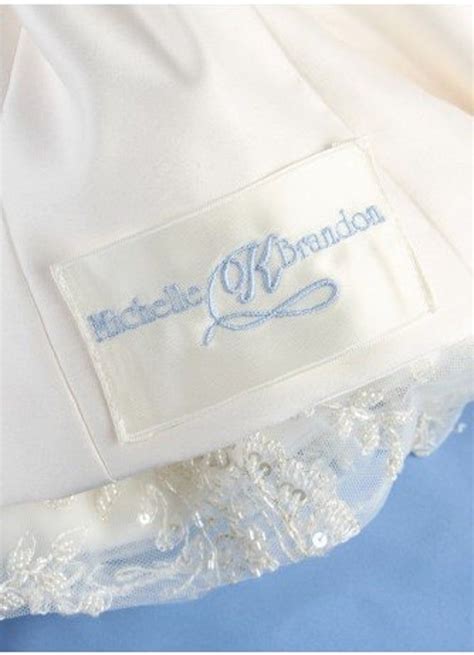 This Elegantly Embroidered Wedding Gown Label Is The Perfect Way To