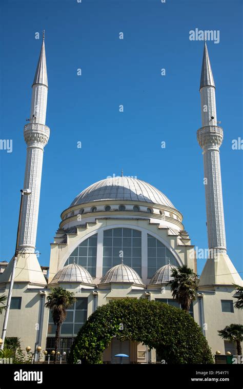 Xhamia E Madhe Mosque In Skhoder Albania Stock Photo Alamy