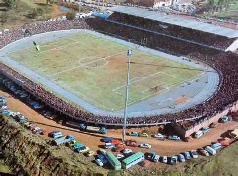 Pelé inaugurou o estádio Colosso da Lagoa em Erechim Portal de