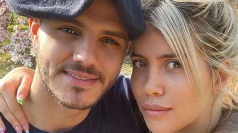Wanda Nara Mauro Icardi Pubblica Foto Hot Sono Nudi A Letto