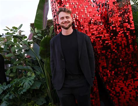 Sia and Harry Jowsey Spark Dating Rumors After Holding Hands During