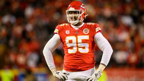 Chris Jones Chiefs Holdout Ends With Contract Extension Breaking Down