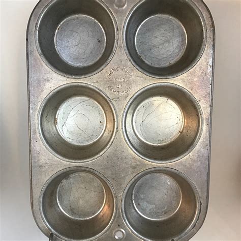 Vintage Muffin Tin By Bake King Bakeware Check It Out At Twist Of