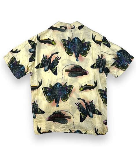 Pre Owned Gucci Fish Button Up Size Large Bring It Back Llc