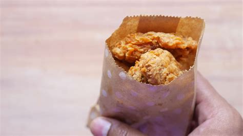 Fried Chicken In A Paper Bag 14005964 Stock Video At Vecteezy