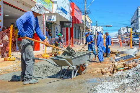 Prefeitura cobre canal que precisou ser reparado na Avenida Régis