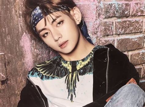 Get To Know BTS V aka Kim Taehyung's Smoky Eye Look Secrets | IWMBuzz