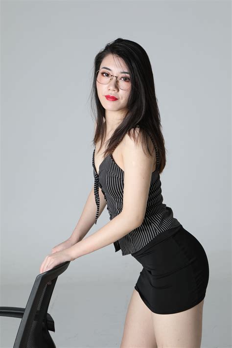 Nude Photo Set Of Chinese Model Mina