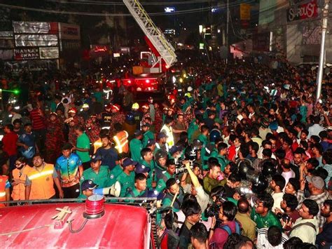 Bangladesh Fire Kills At Least 45 Injures Dozens The Examiner