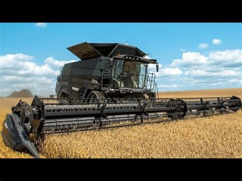 Harvest 2023 Ll Largest Combine Harvester FENDT IDEAL 9T MacDon FD250