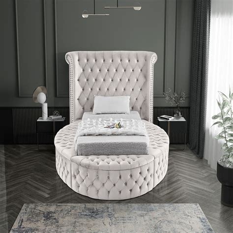 Luxurious Tufted Round Storage Bed – Paragon Furniture