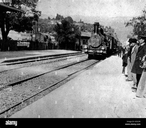 L Arrivee Du Train En Gare De La Ciotat Immagini E Fotografie Stock Ad