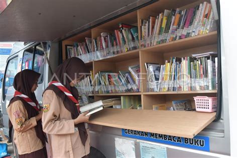 Perpustakaan Keliling Untuk Budaya Literasi ANTARA Foto