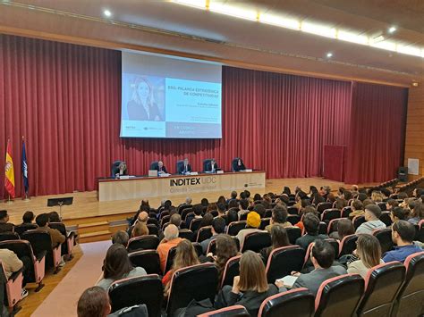 O reitor da Universidade da Coruña inaugura o ciclo de conferencias En