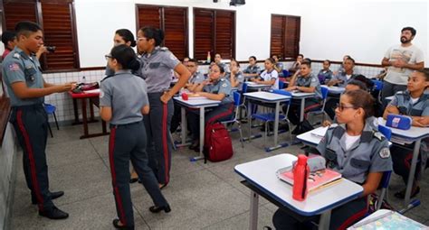 Coronel Medeiros Pede Uniforme Escolar Para Alunos Do Colégio Militar