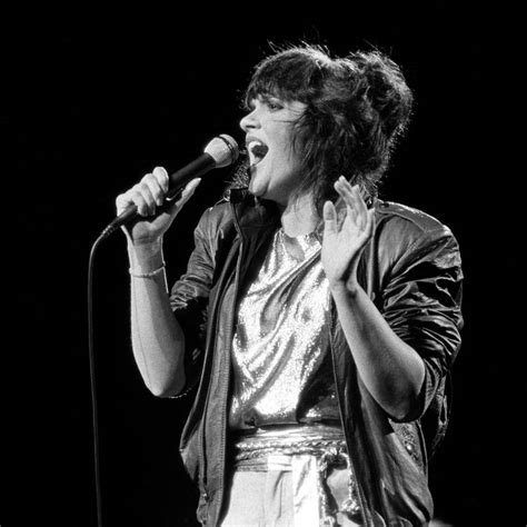 Download Linda Ronstadt First Ever Concert Wallpaper