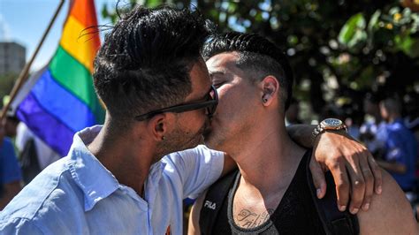 Dos Gay Musculosos Se Divierten Juntos Telegraph