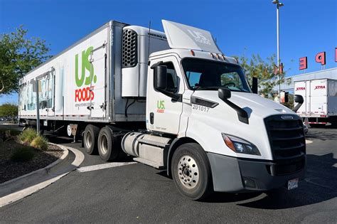 US Foods Freightliner Cascadia 201017 With Utility 3000R 4 Flickr