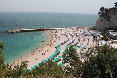 Dove Andare Al Mare Nelle Marche Ecco Le Migliori Spiagge