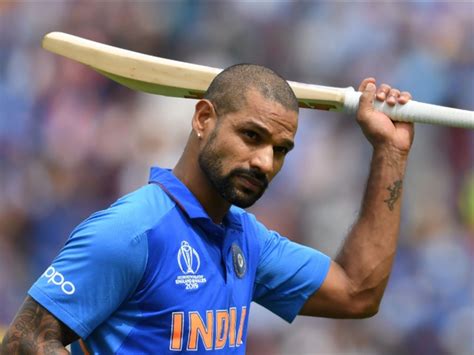 Happy Birthday Shikhar Dhawan शिखर धवन ने डेब्यू टेस्ट में बनाया था