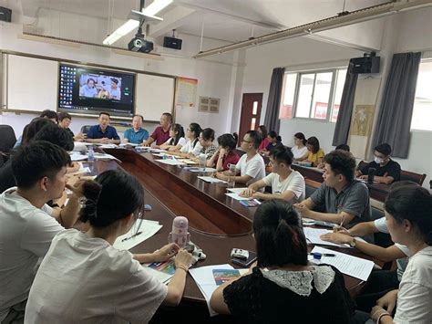 【北大附校】凝“新”聚力 匠心育人——中学部高中段召开新教师培训会 教育