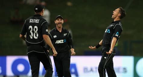 Sensational Trent Boult hat-trick sets up Kiwi win over Pakistan