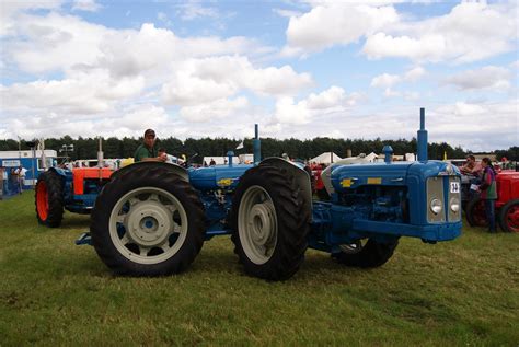 Fordson Super Major Doe Triple D Dual Drive Tractor Phot Flickr