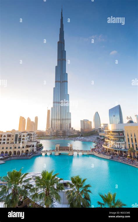 Burj Khalifa World S Tallest Building Downtown Dubai United Arab