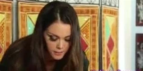 Une MILF Branle Cet Homme Tnaflix