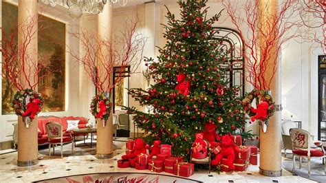 Best Christmas Decorations At The Most Luxurious Hotels Of The World Travel My Day Blog