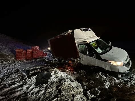 Częstochowa Nocna kolizja na autostradzie A1 Skrzynki z mięsem