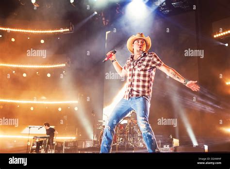 Country Star Jason Aldean Performs At The 2012 Cma Music Festival In